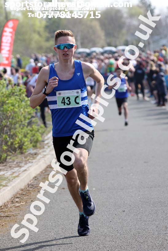 Senior mens 2019 Elswick Harirers Good Friday Road Relay, Newburn, Newcastle. Photo:  David T. Hewitson/Sports for All Pics
